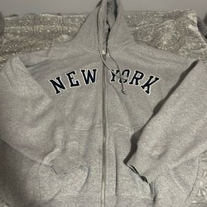 Brandy Melville-John Galt oversized new york zip